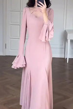 Rosafarbenes, schmales Maxikleid mit quadratischem Ausschnitt und gestapelten Ärmeln