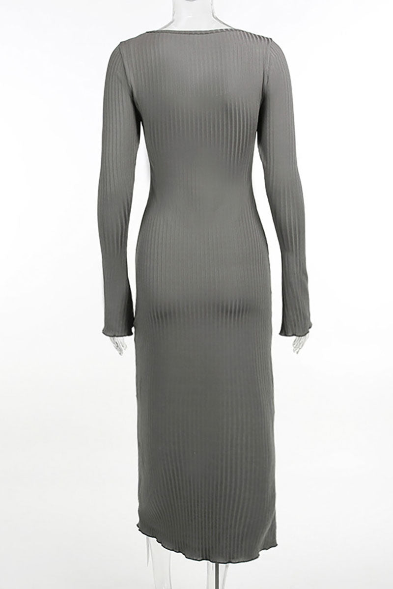 Robe en maille à manches longues et col carré