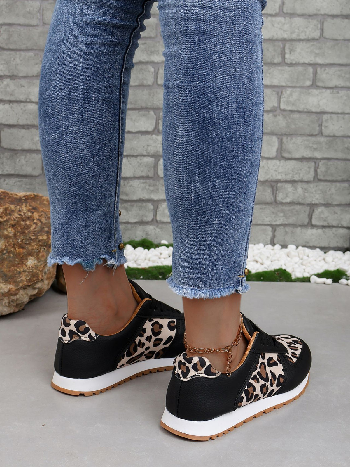 Lightweight Comfortable Leopard Print Casual Sneakers