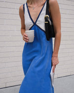 V-Ausschnitt Ärmellos Farbblock Breiter Saum Kleid