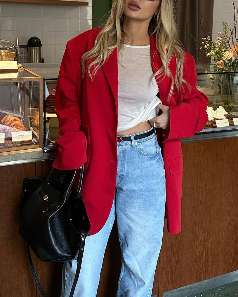 Rote, lockere Anzugjacke mit unregelmäßigem Taschendesign