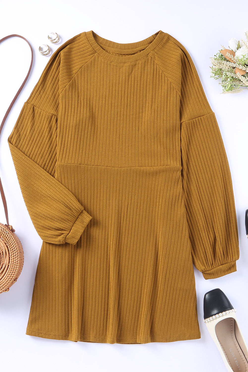 Robe midi tricotée taille haute à col rond de couleur unie