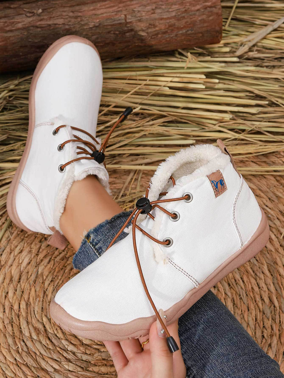 Convenient lacing system plush soft rubber sole snow boots