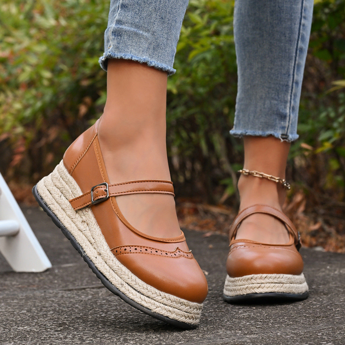 Retro-Espadrilles mit Keilabsatz und Mary-Jane-Schuhen