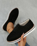 Retro-Slipper aus Wildleder mit runder Zehenpartie und Schaumstoff-Plateau