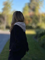 Mittellange Vintage-Strickjacke mit Kapuze und Reißverschluss