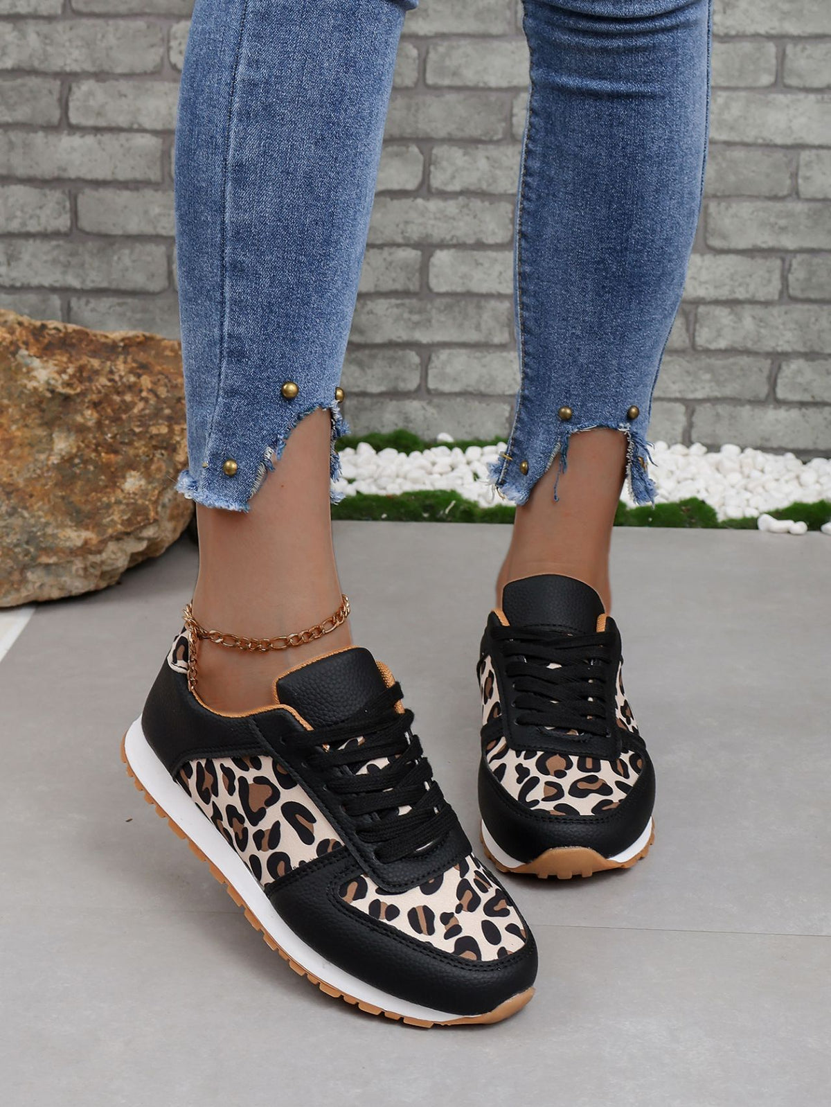 Lightweight Comfortable Leopard Print Casual Sneakers