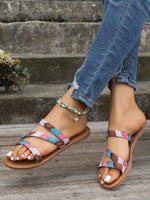 Chaussons plats à brides colorées