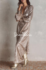Abito con paillettes, scollo a V, maniche lunghe e spacco