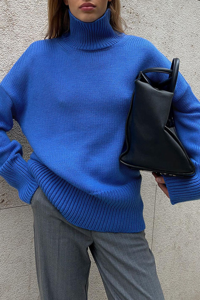 Lockerer, einfarbiger Strickpullover mit halbem Rollkragen