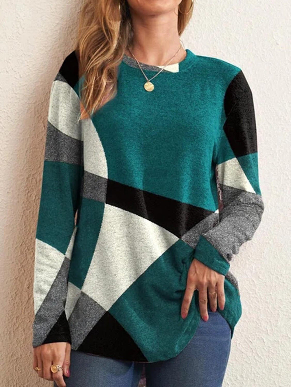 Langärmliges T-Shirt mit kontrastierendem geometrischem Print