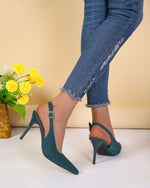 Sandalen mit spitzer Zehenpartie und hohem Absatz und Fesselriemchen