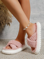 Pantoufles à plateforme et sangles croisées en peluche à enfiler