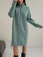 Fleece-Sweatshirtkleid mit Rollkragen und halbem Reißverschluss