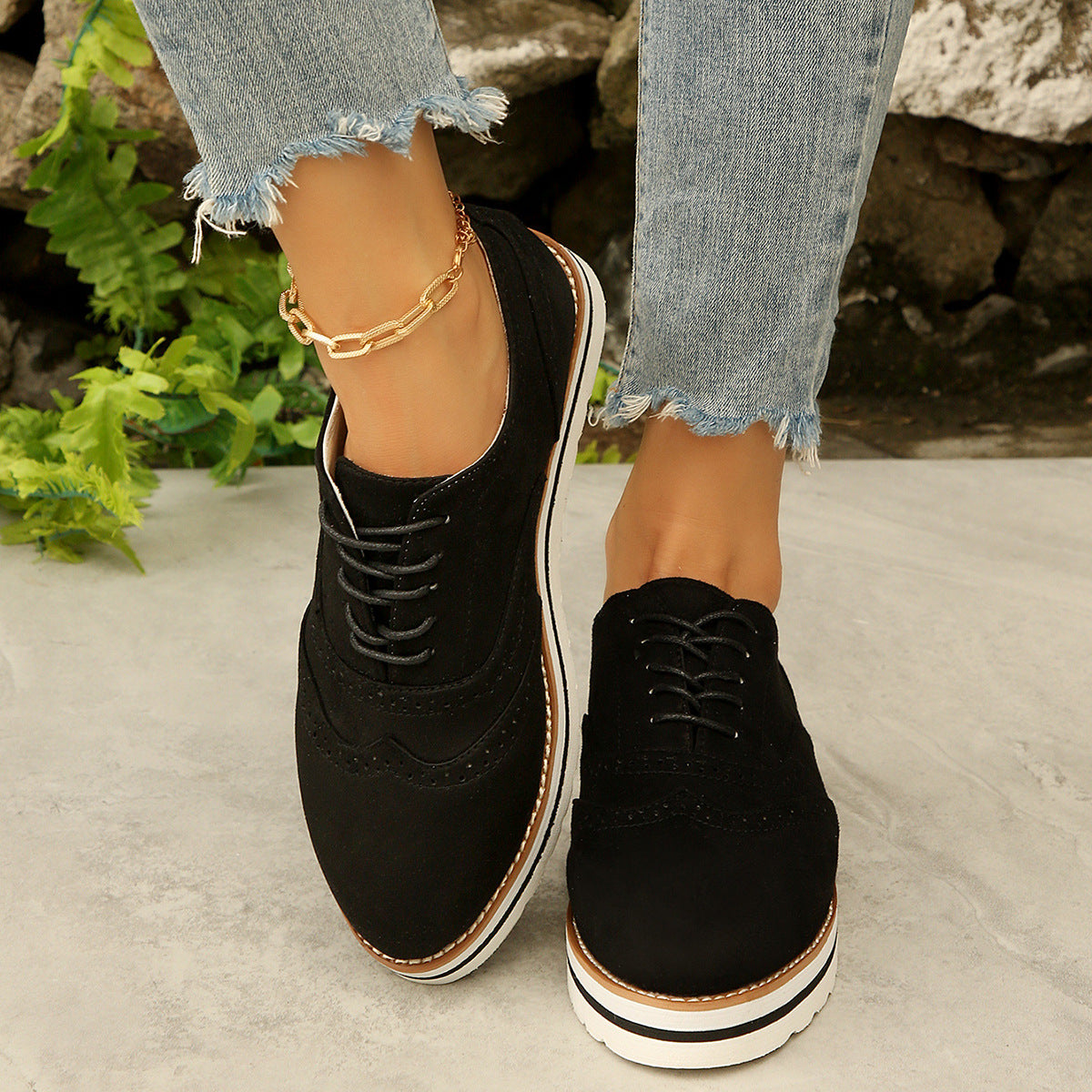 Retro suede round toe foam platform loafers