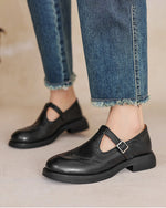 Klobige Brogues mit niedrigem Absatz im Retro-Preppy-Stil
