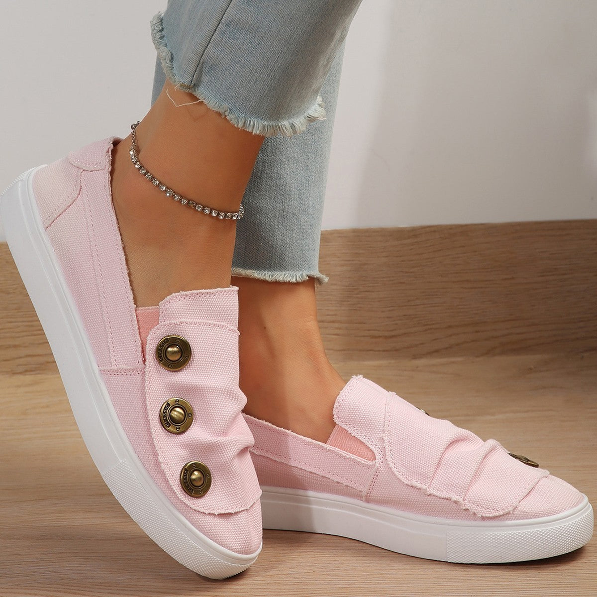 Mocassins rasos de lona com botões
