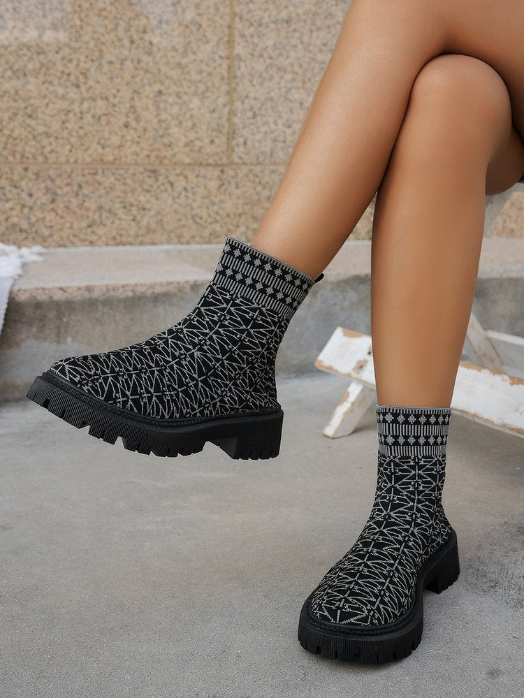 High-Top-Schornsteinstiefel aus Flyknit-Stretch mit geometrischem Muster