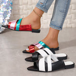 Sandales plates à bout pointu et colorblock