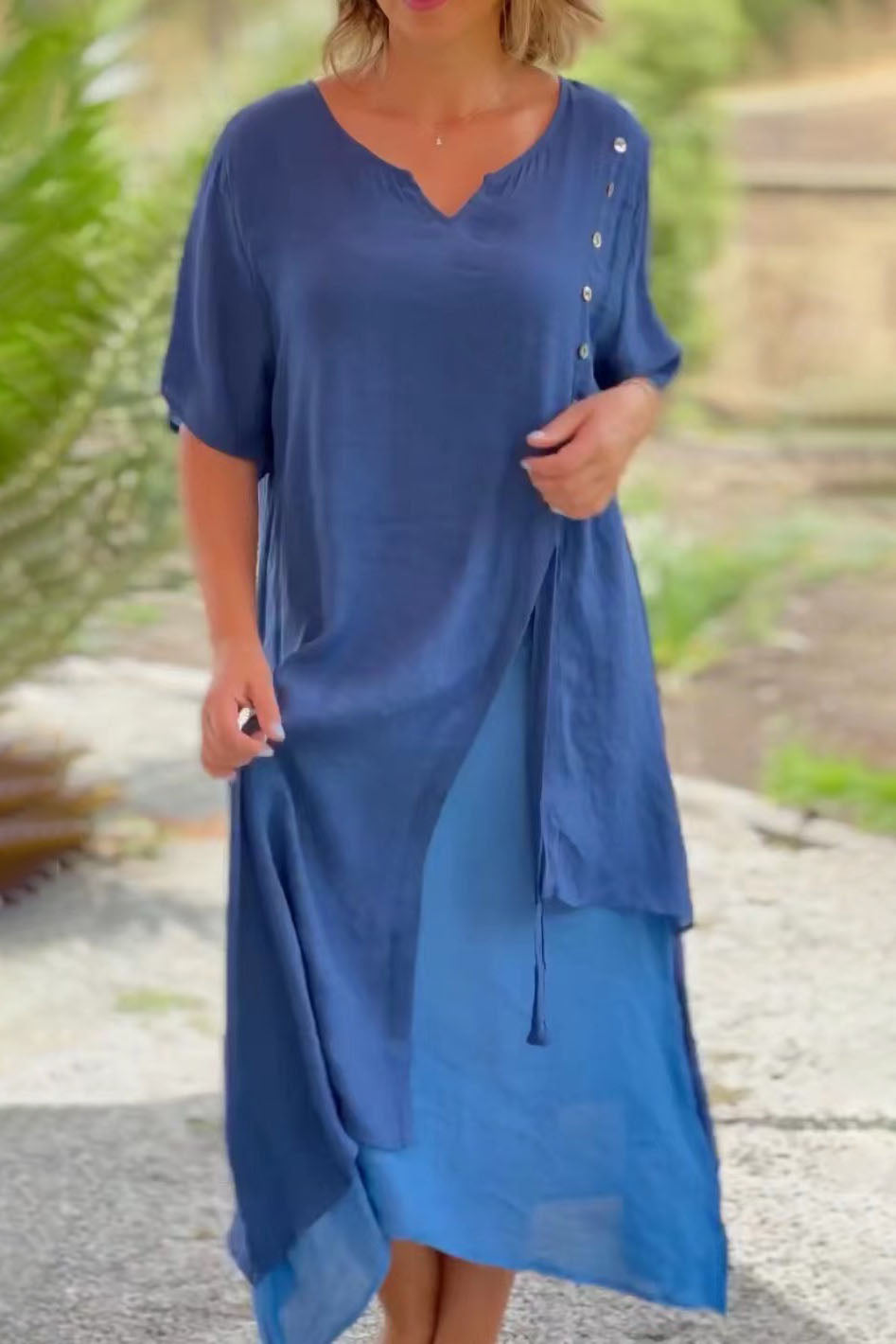 Robe asymétrique deux pièces à col en V et manches courtes