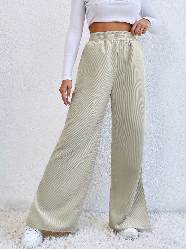 Cordhose mit hohem Bund und Schlitz am Saum