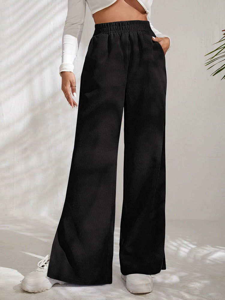 Cordhose mit hohem Bund und Schlitz am Saum