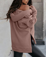 Lockeres, kurzes Sweatshirt mit Kapuze und Seitenschlitz