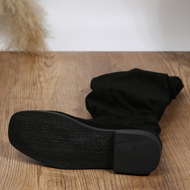 Bottes noires hautes en daim élégantes
