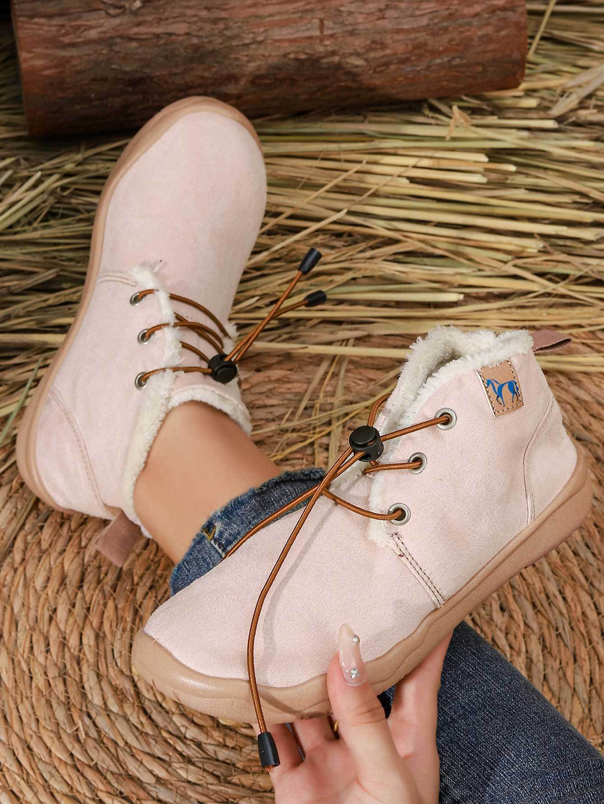 Convenient lacing system plush soft rubber sole snow boots