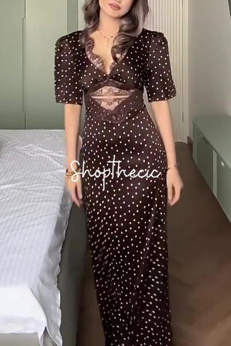 Abito lungo a pois con scollo a V in pizzo retrò e maniche corte