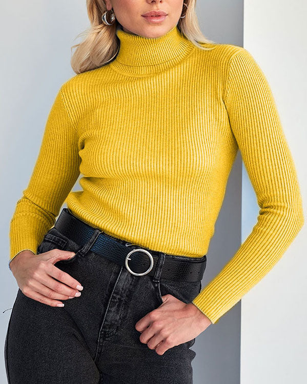 Pull tricoté à col roulé essentiel et polyvalent