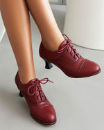 Geschnitzte Brogue-Stilettos im Vintage-Stil