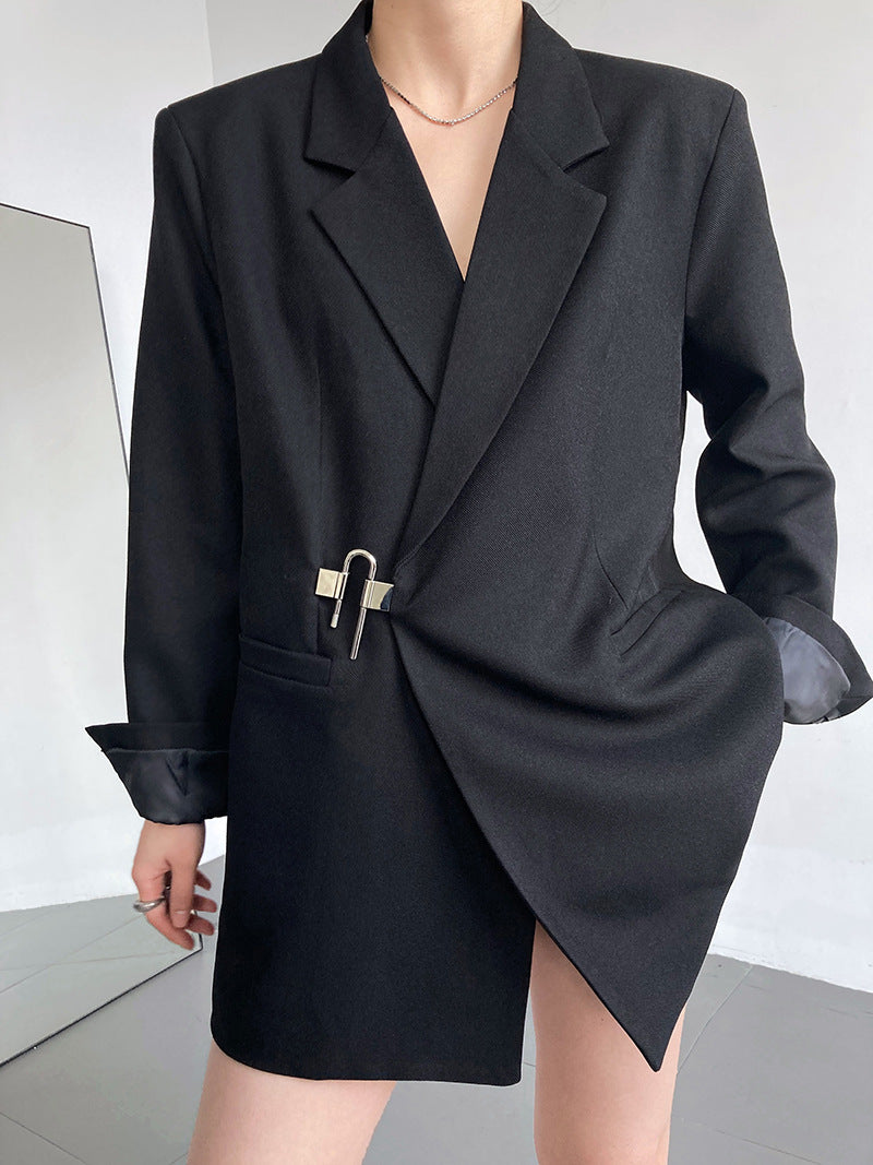 Costume sur mesure élégant et décontracté avec fermeture à boucle en métal
