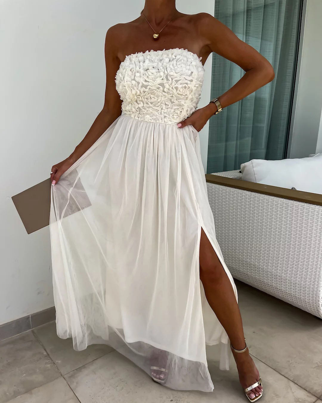 Schulterfreies Tube-Top-Tutu-Kleid aus Netzstoff mit Schlitz