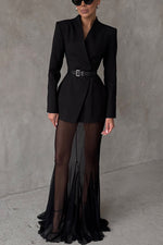 Zweiteiliges Set aus langärmligem Satinoberteil und lockerem elastischem Netzrock