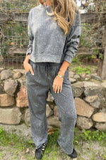 Tie-dye distressed style round neck sweatshirt and pants suit