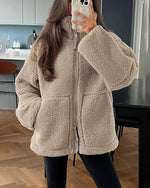 Lockere Fleece-Strickjacke mit Stehkragen und doppelseitigem Reißverschluss