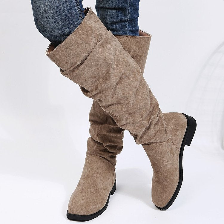 Bottes noires hautes en daim élégantes