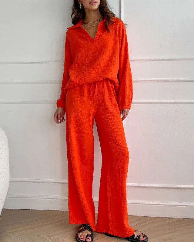 Zweiteiliges Set mit langärmligem Reversoberteil und Hose mit Kordelzug