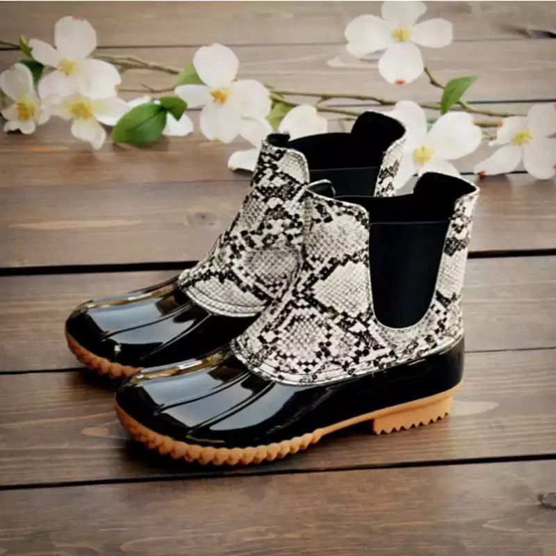 Botas impermeáveis ​​com estampa de leopardo no tornozelo
