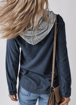 Cordjacke mit Revers und Knopf