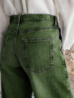 High-Waisted Buttoned Elongates Leg Line Cropped Jeans