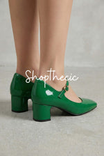 Mary Jane Lacklederschuhe mit niedrigem Absatz