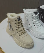 Dickbesohlte, mit Plüsch gefütterte Sportschuhe zum Schnüren