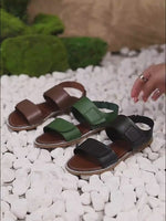 Sandales simples à crochets et boucles de couleur unie