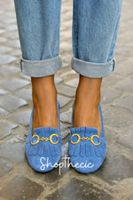 Chaussures à bout rond en daim de couleur unie avec boucle en métal