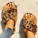 Pantoufles en fausse fourrure léopard