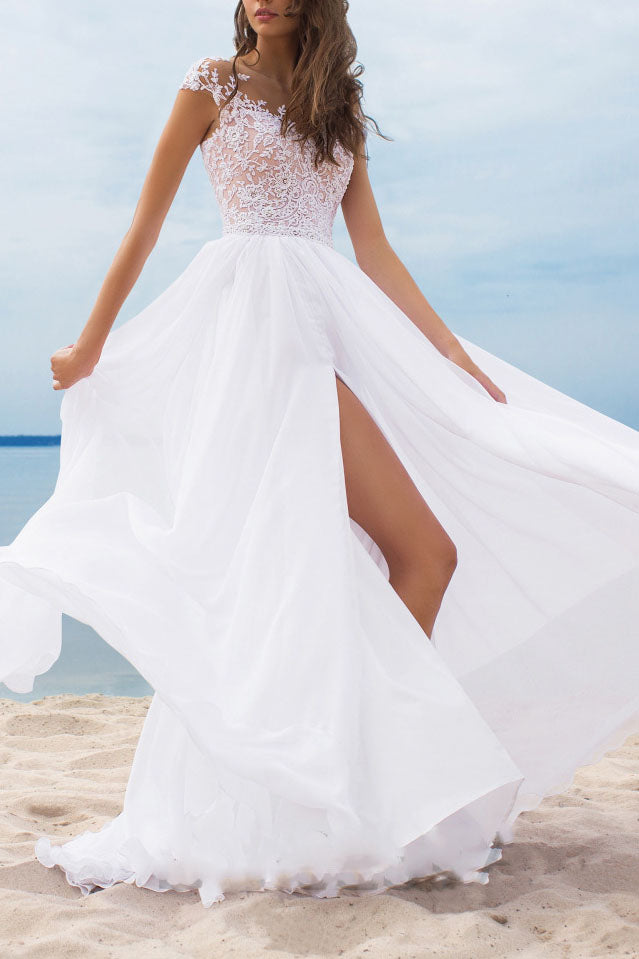Robe de soirée en mousseline brodée de dentelle