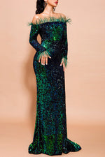 Robe à sequins à manches longues et plumes à épaules dénudées 