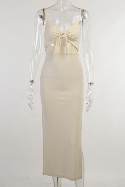 Robe dos nu à bretelles et découpes